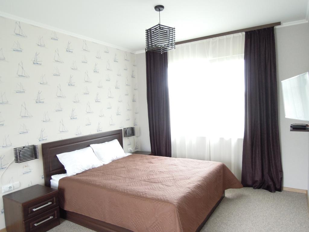 Hotel Yacht Club Mayak Dnistrivka Quarto foto